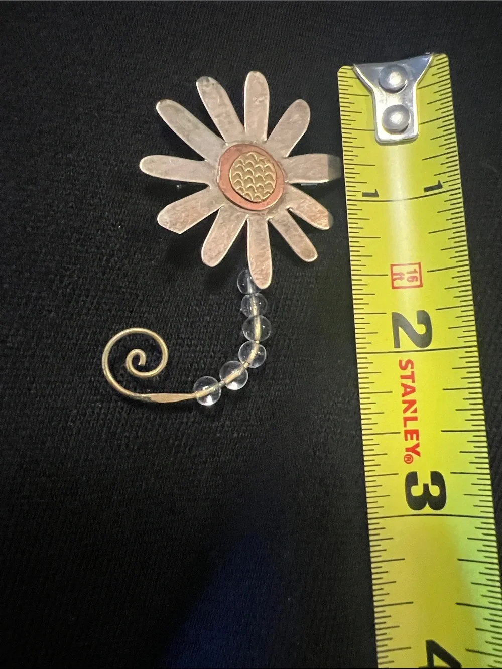 Lazy Daisy Brooch Pin